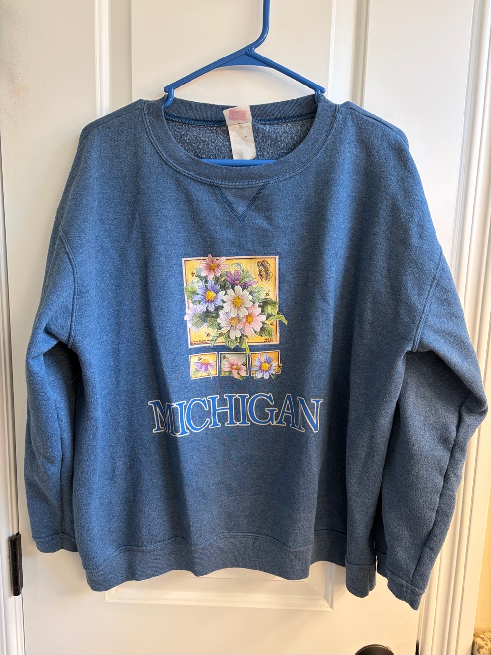 Michigan crewneck Floral Graphic Crewneck Sweater vintage Blue flowers print